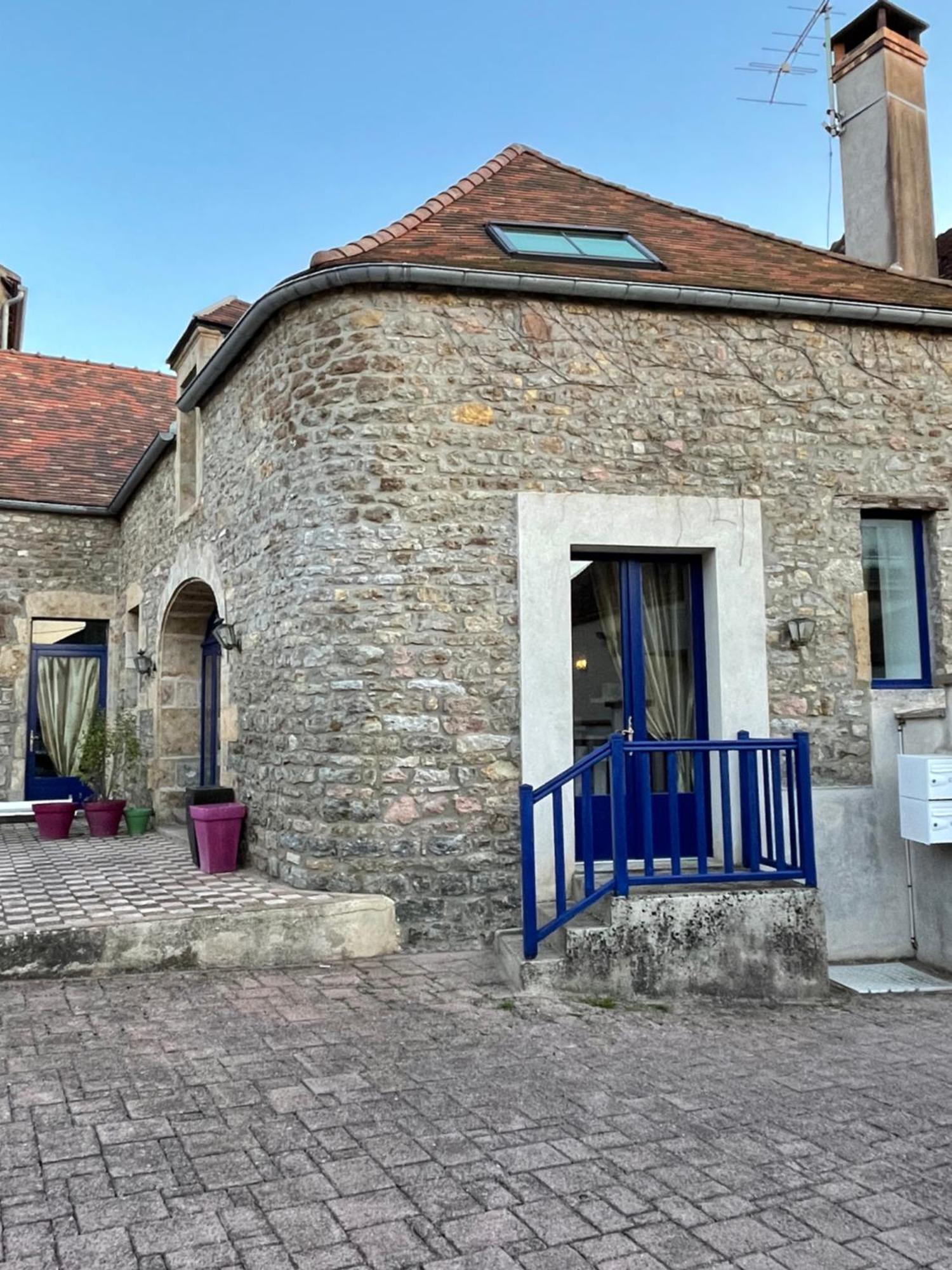 Hotel Du Commerce Semur-en-Auxois Exterior photo